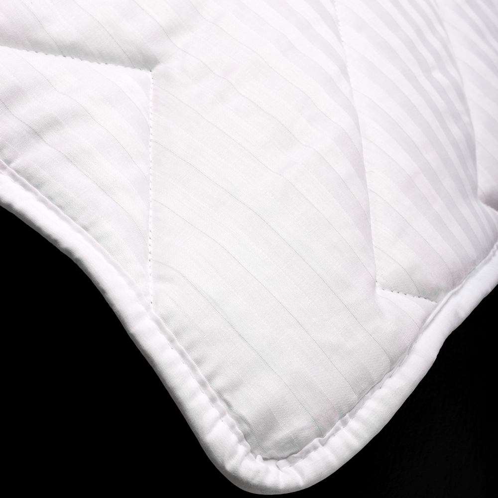 Set pilota de iarna, matlasata, umplutura lana, invelis damasc, policoton, 160x210cm, alba + 2 perne matlasate, antialergice, 50x70cm, Pucioasa LDP-SETPP-POLI-I-ALBA-160