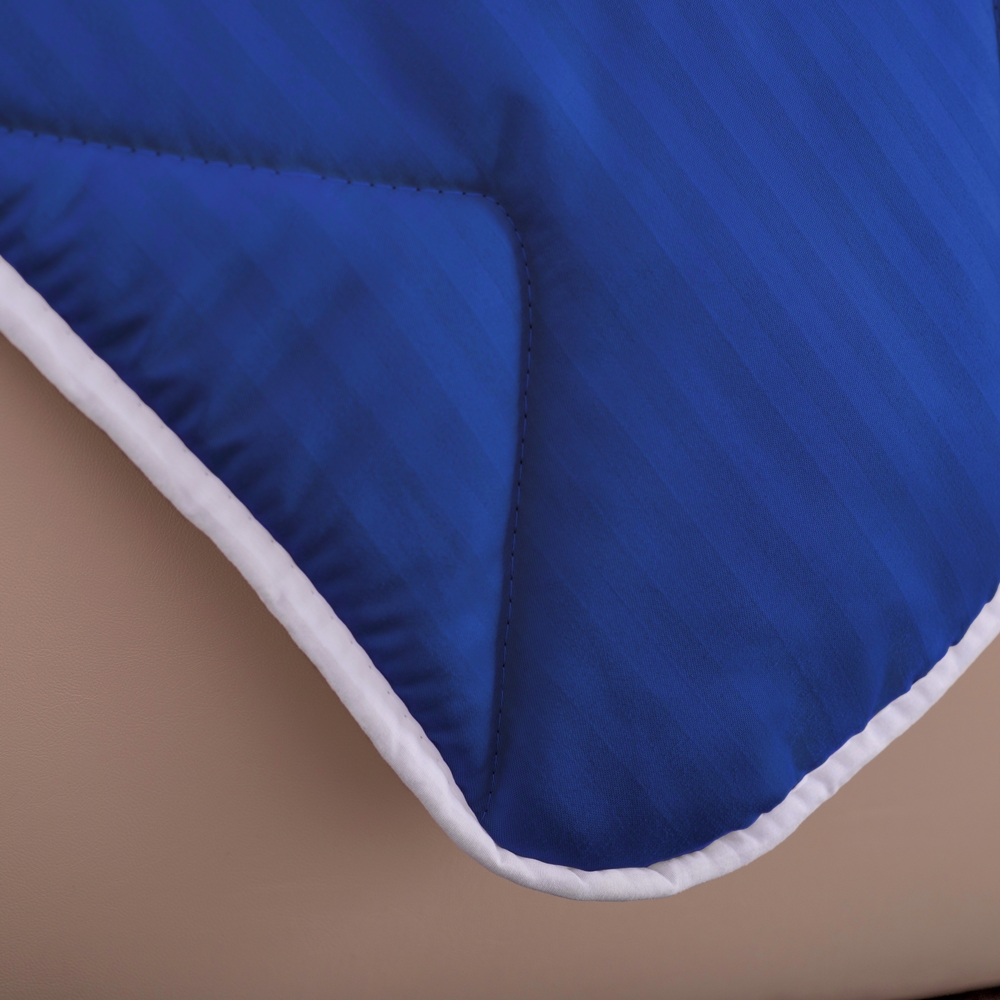 Set pilota de iarna, matlasata, umplutura lana, invelis damasc, policoton, 140x210cm, bleumarin + 2 perne matlasate, antialergice, 50x70cm, Pucioasa LDP-SETPP-POLI-I-BLEUMARIN-140