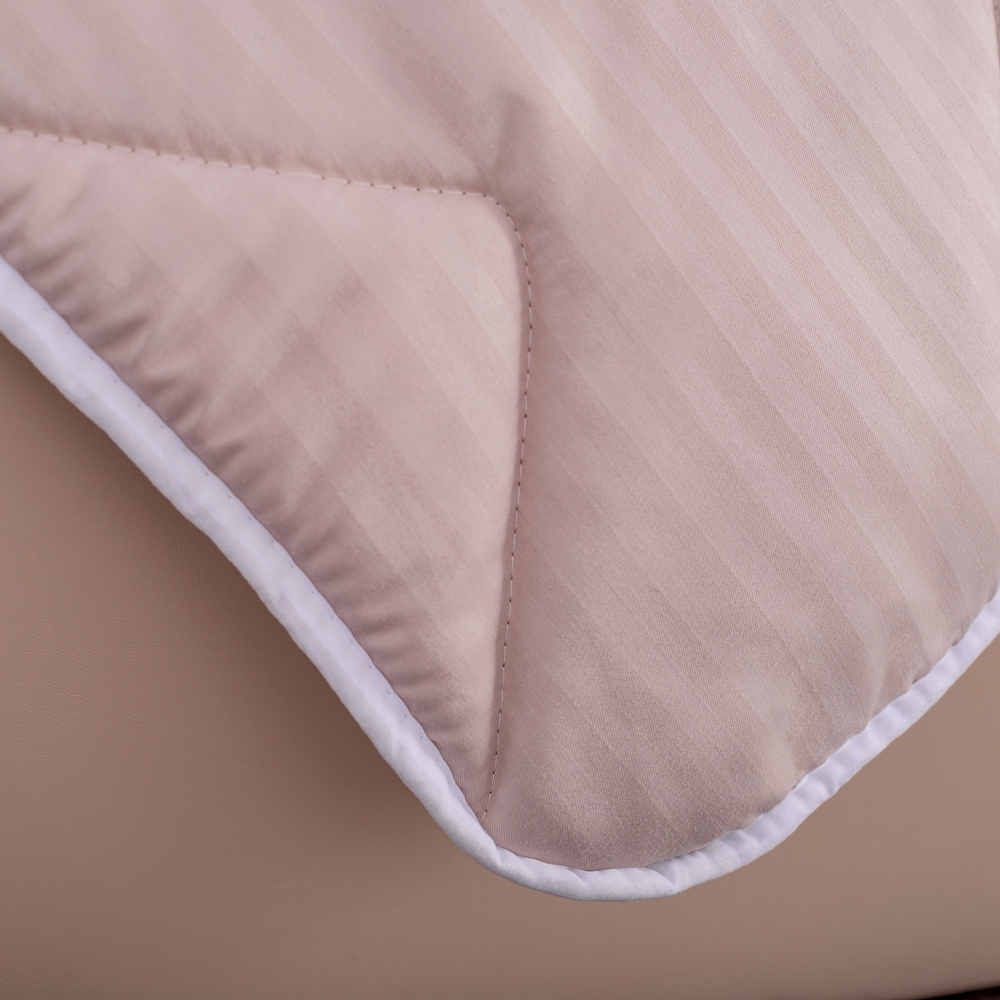 Set pilota de iarna, matlasata, umplutura lana, invelis damasc, policoton, 160x210cm, crem + 2 perne matlasate, antialergice, 50x70cm, Pucioasa LDP-SETPP-POLI-I-CREM-160